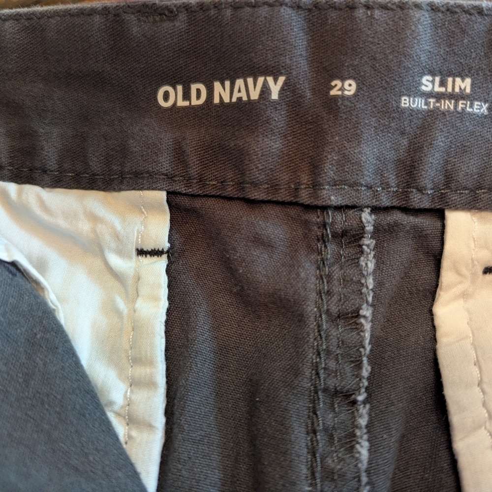 Old Navy Men's Dark Gray Chino Shorts - Picture 2 of 4